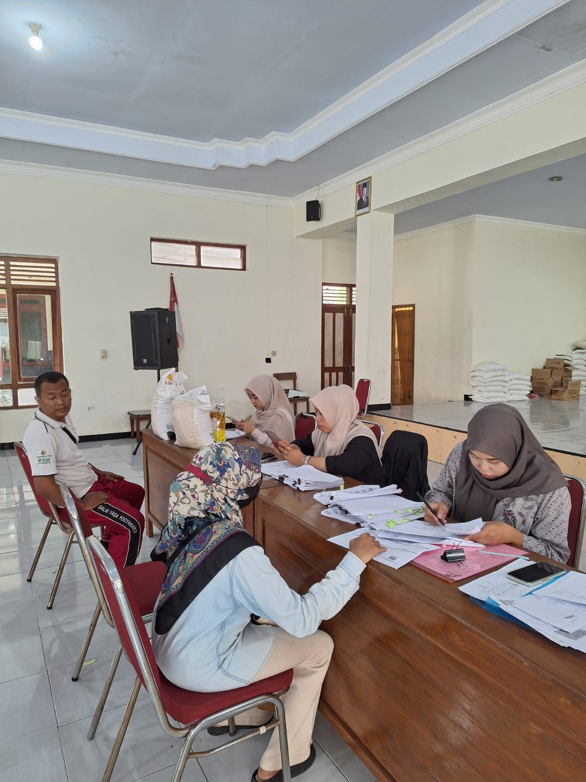 Susulan Penyaluran Bantuan Pangan di Kalurahan Srimartani Berjalan Tertib