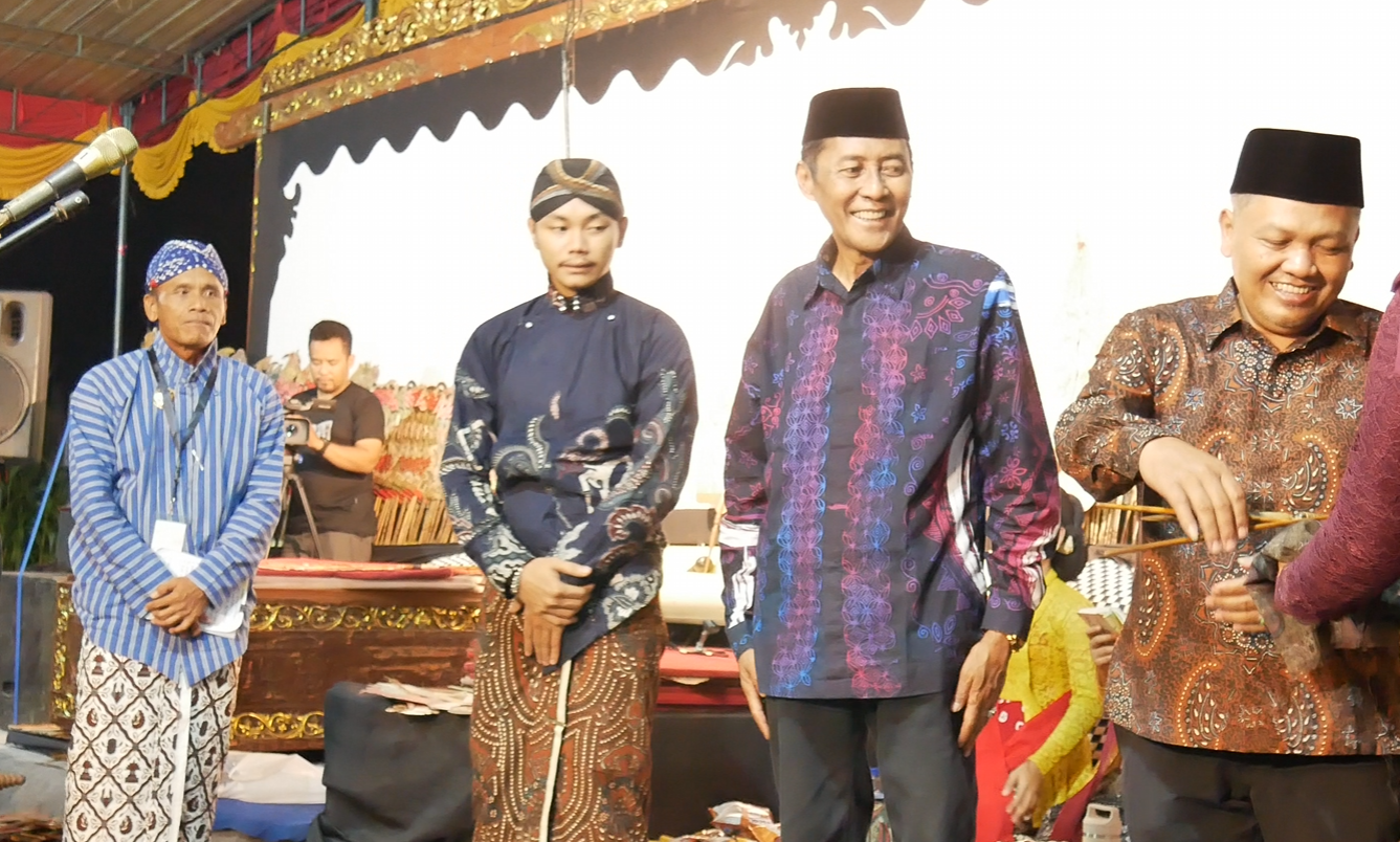 Mutihan Gelar Wayang Semar Boyong
